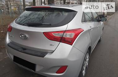 Хэтчбек Hyundai Elantra 2015 в Черновцах