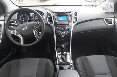 Хэтчбек Hyundai Elantra 2015 в Черновцах