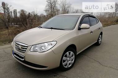 Седан Hyundai Elantra 2010 в 