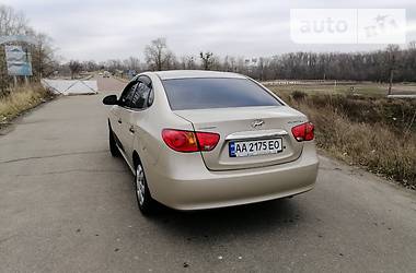 Седан Hyundai Elantra 2010 в 