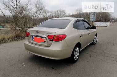 Седан Hyundai Elantra 2010 в 