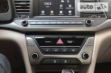 Седан Hyundai Elantra 2016 в 