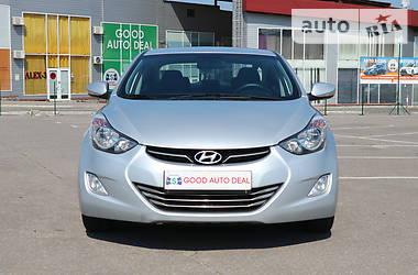 Седан Hyundai Elantra 2013 в  фото 2 Седан Hyundai Elantra 2013 в