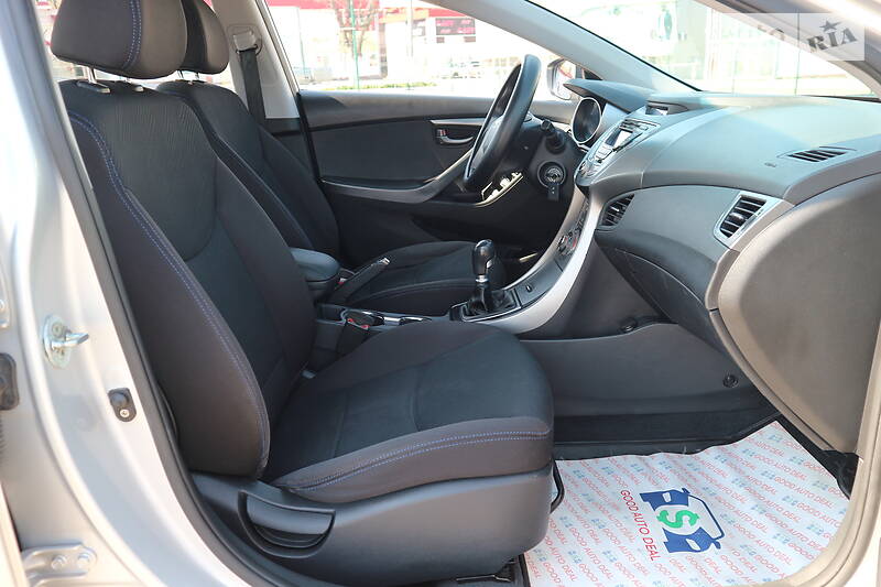 Седан Hyundai Elantra 2013 в Харкові