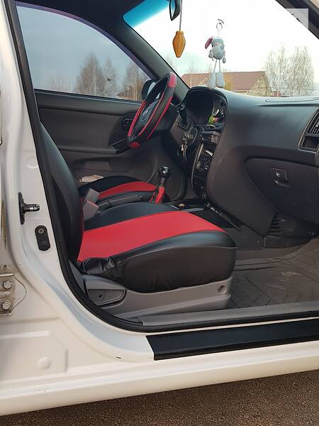 Седан Hyundai Elantra 2005 в Киеве