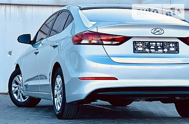 Седан Hyundai Elantra 2015 в Одессе