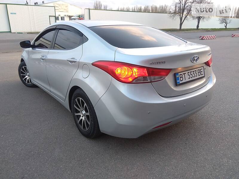Седан Hyundai Elantra 2011 в Херсоні