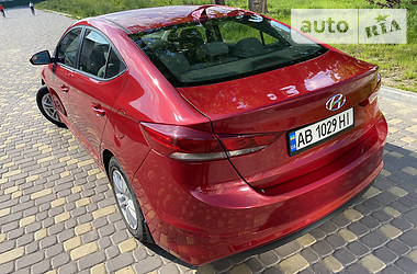 Седан Hyundai Elantra 2017 в Виннице