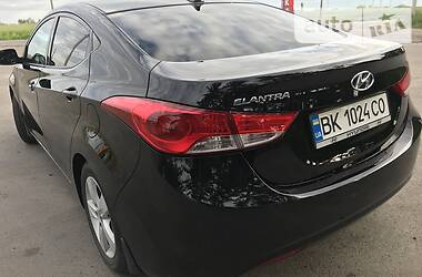 Седан Hyundai Elantra 2013 в Березному