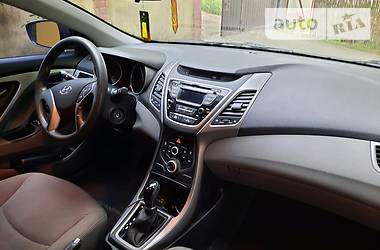 Седан Hyundai Elantra 2015 в Луцке