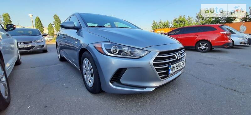 Седан Hyundai Elantra 2017 в Києві