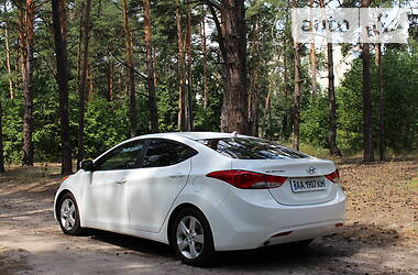 Седан Hyundai Elantra 2013 в Киеве