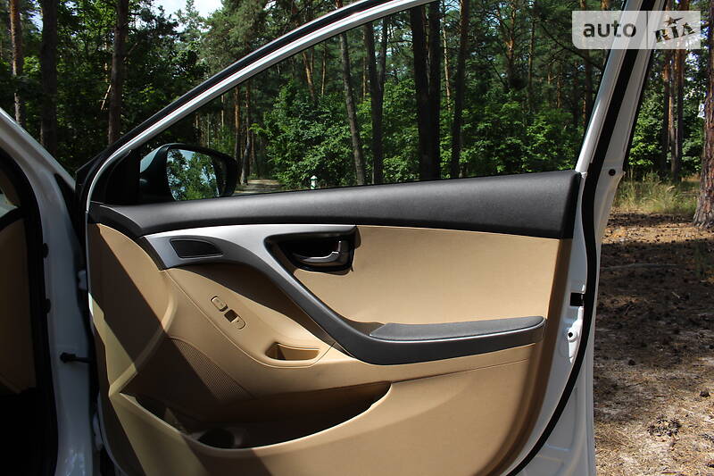 Седан Hyundai Elantra 2013 в Києві