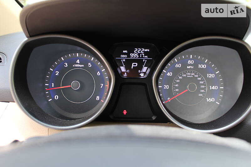 Седан Hyundai Elantra 2013 в Києві