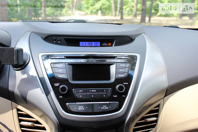 Седан Hyundai Elantra 2013 в Києві