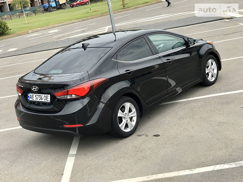 Седан Hyundai Elantra 2015 в Києві
