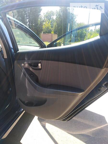 Седан Hyundai Elantra 2014 в Кривому Розі
