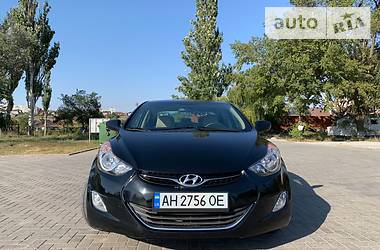 Седан Hyundai Elantra 2013 в Мариуполе