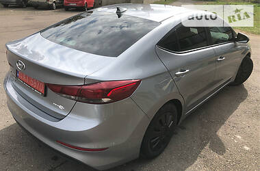 Седан Hyundai Elantra 2016 в Стрию