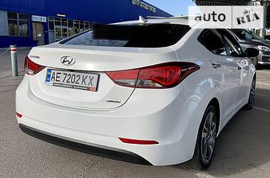 Седан Hyundai Elantra 2014 в Днепре