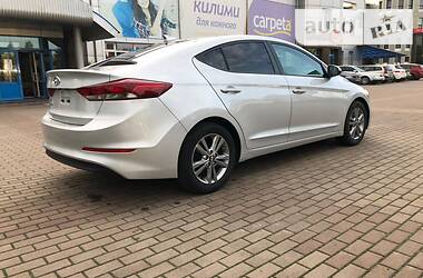 Седан Hyundai Elantra 2016 в Киеве