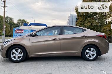 Седан Hyundai Elantra 2015 в Днепре