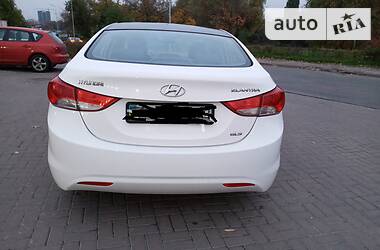 Седан Hyundai Elantra 2013 в Киеве