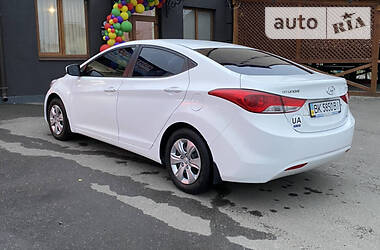 Hyundai Elantra 2013