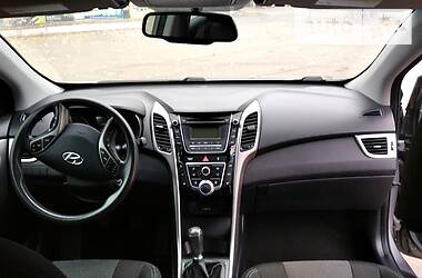 Хэтчбек Hyundai Elantra 2012 в Славянске