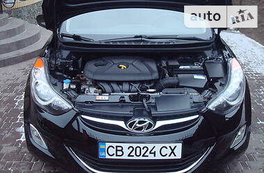 Седан Hyundai Elantra 2011 в Чернигове