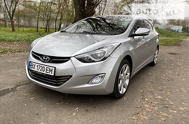 Hyundai Elantra 2012