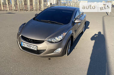 Седан Hyundai Elantra 2013 в Харькове