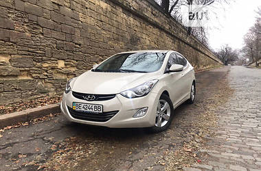 Hyundai Elantra 2012