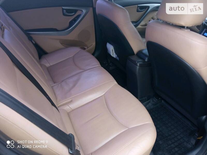 Седан Hyundai Elantra 2012 в Василькове