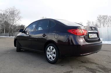 Седан Hyundai Elantra 2010 в Попельне