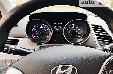 Седан Hyundai Elantra 2014 в 