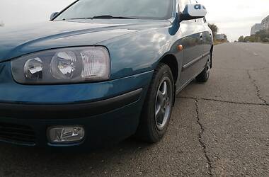 Хэтчбек Hyundai Elantra 2002 в Сарате