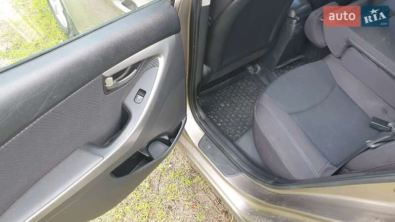 Седан Hyundai Elantra 2011 в Полтаве