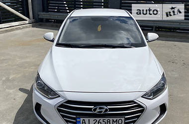 Седан Hyundai Elantra 2016 в Києві