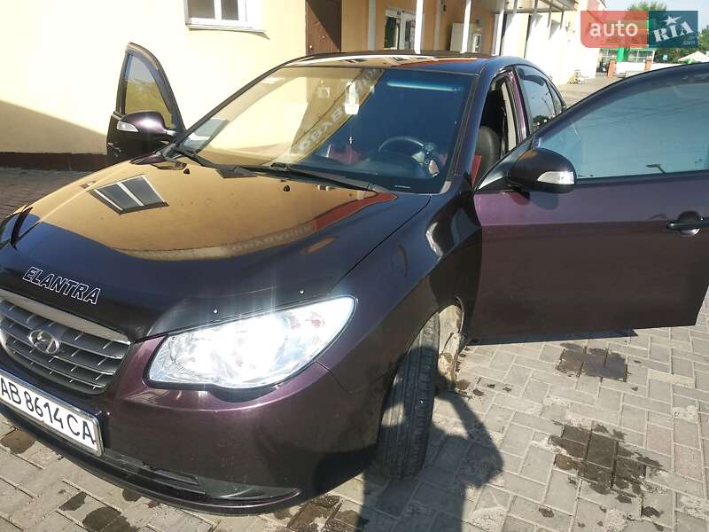 Седан Hyundai Elantra 2010 в Вінниці