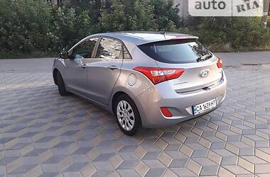 Хетчбек Hyundai Elantra 2015 в Дрогобичі