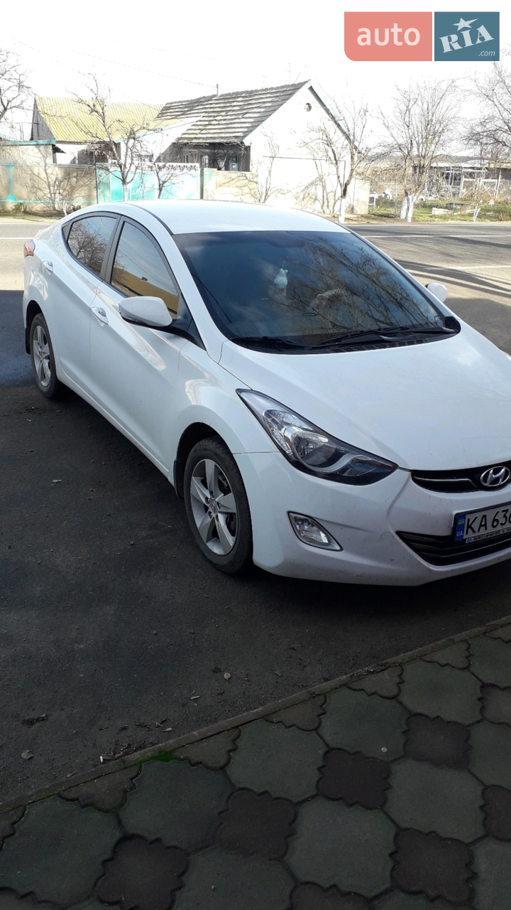 2013 Hyundai Elantra - мініатюра 16