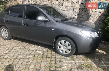 Седан Hyundai Elantra 2008 в Киеве