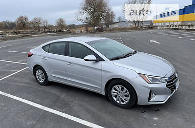 Седан Hyundai Elantra 2018 в Киеве