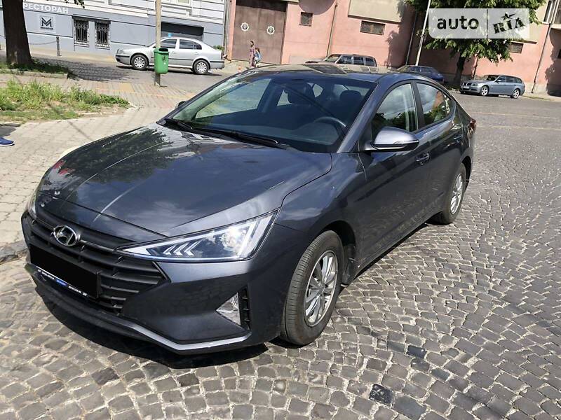 Седан Hyundai Elantra 2019 в Мукачевому