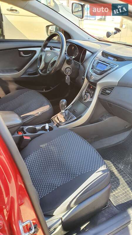 Седан Hyundai Elantra 2013 в Черкассах