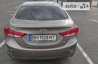 Седан Hyundai Elantra 2013 в Софіївській Борщагівці