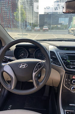 Седан Hyundai Elantra 2016 в Киеве