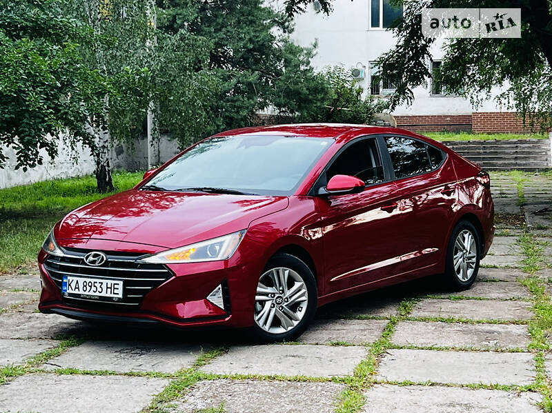 Седан Hyundai Elantra 2018 в Киеве