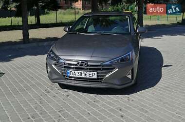 Hyundai Elantra 2019